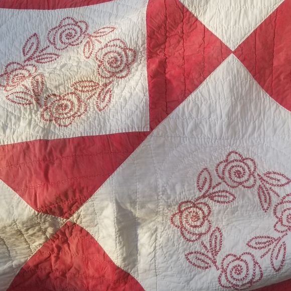 8 x 10 vtg QUILT entirely hand stitched ROSE WREATH cross stitch - Picture 5 of 5